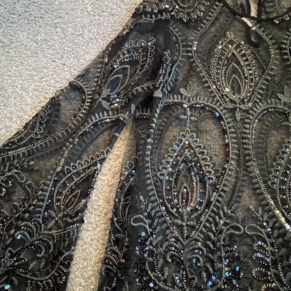 River Island Lace/Sequence/Mesh Top With Black Ca… - image 6